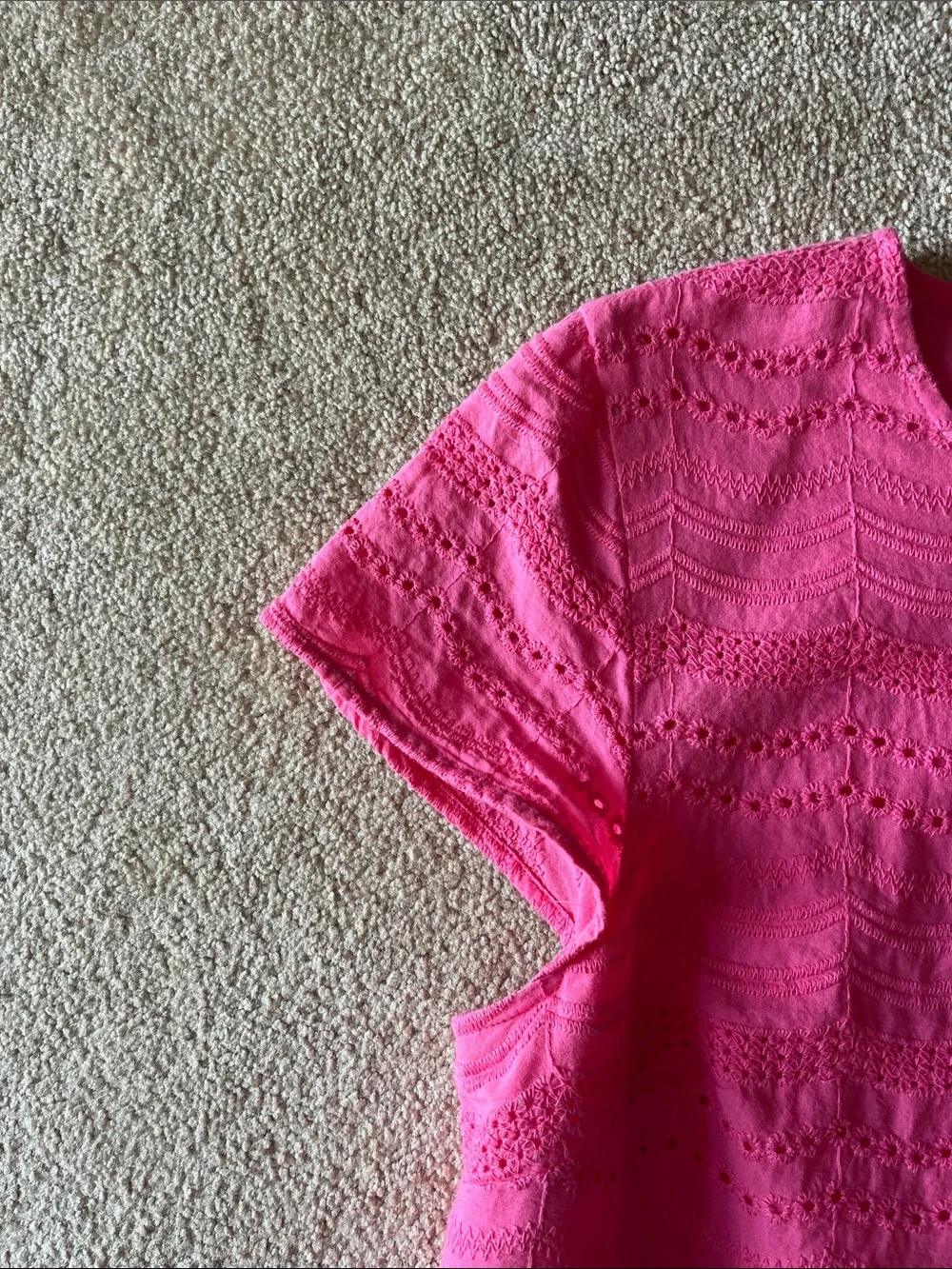 Like New ladies Haley & the Hound top! Sz.M, Beautiful bright pink w gold zipp